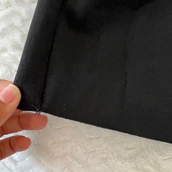 Kendall & Kylie Faux Suede Black Exposed Bronze Zipper Mini Skirt Size Medium - Picture 7 of 9